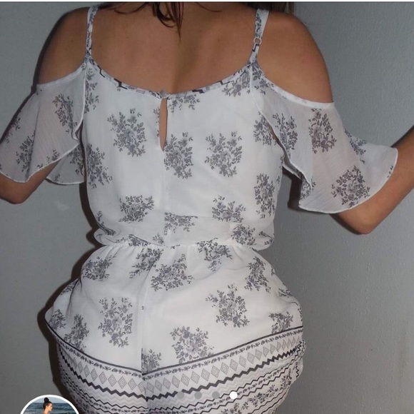 Angelic romper - Picture 4 of 4